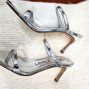 Calvin Klein Size 9 M Sliver Dress Shoe